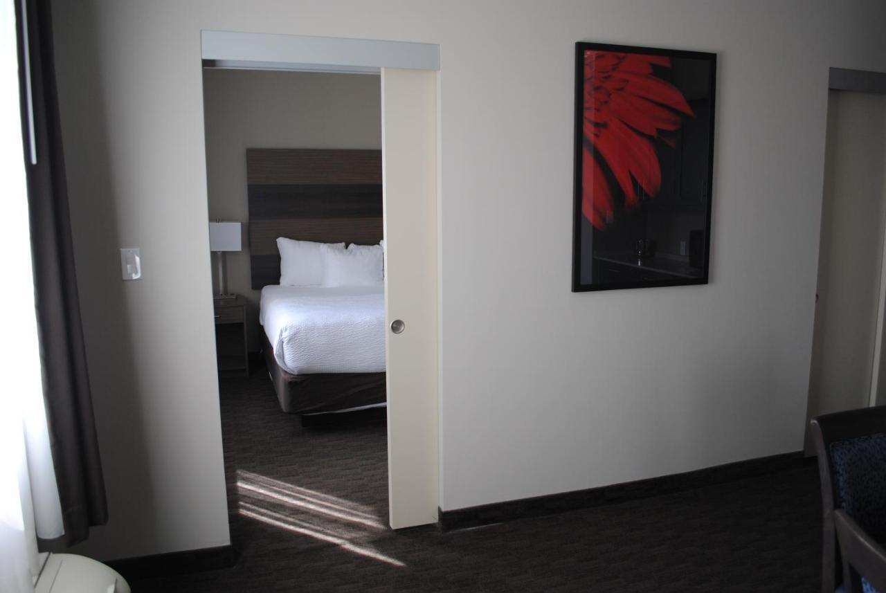 Days Inn & Suites By Wyndham Lindsay Eksteriør bilde