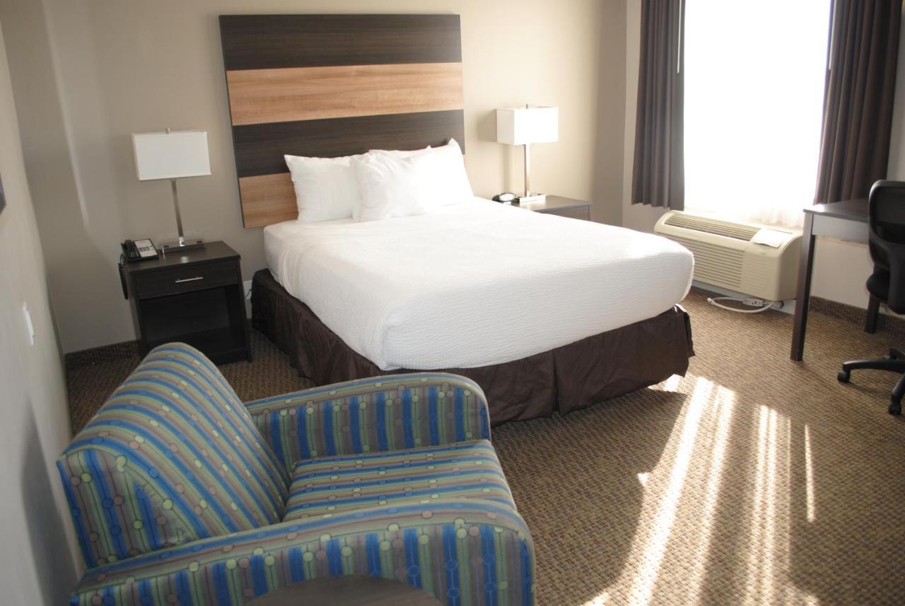 Days Inn & Suites By Wyndham Lindsay Eksteriør bilde