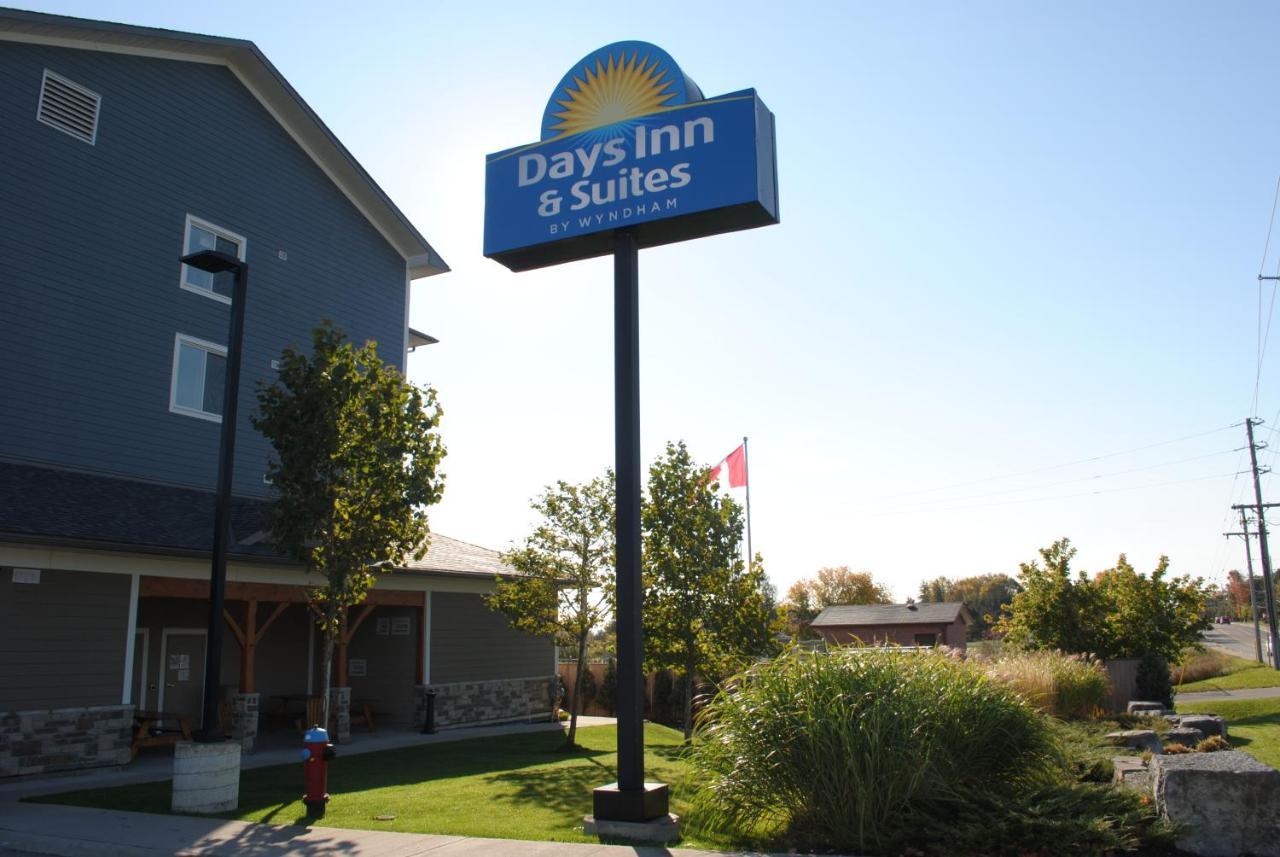 Days Inn & Suites By Wyndham Lindsay Eksteriør bilde