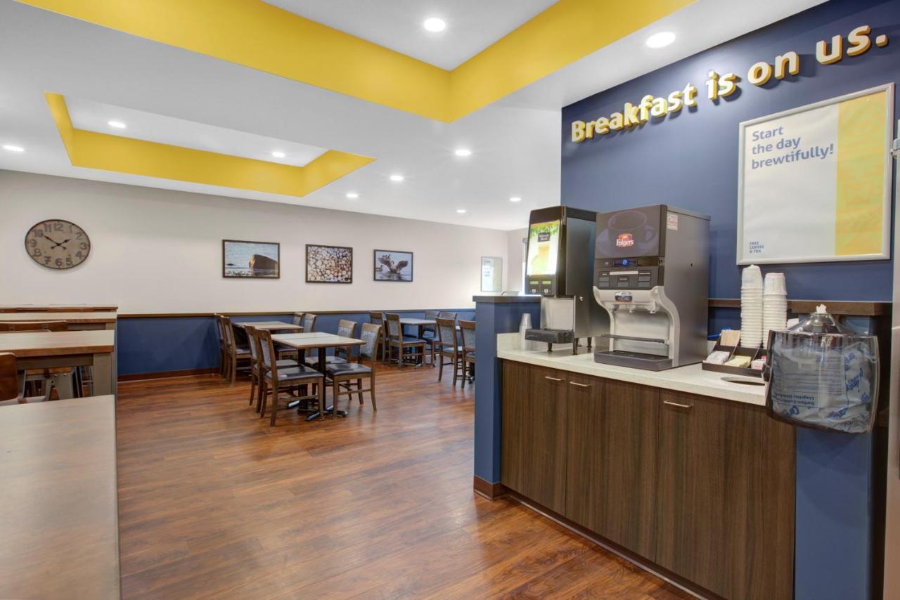 Days Inn & Suites By Wyndham Lindsay Eksteriør bilde