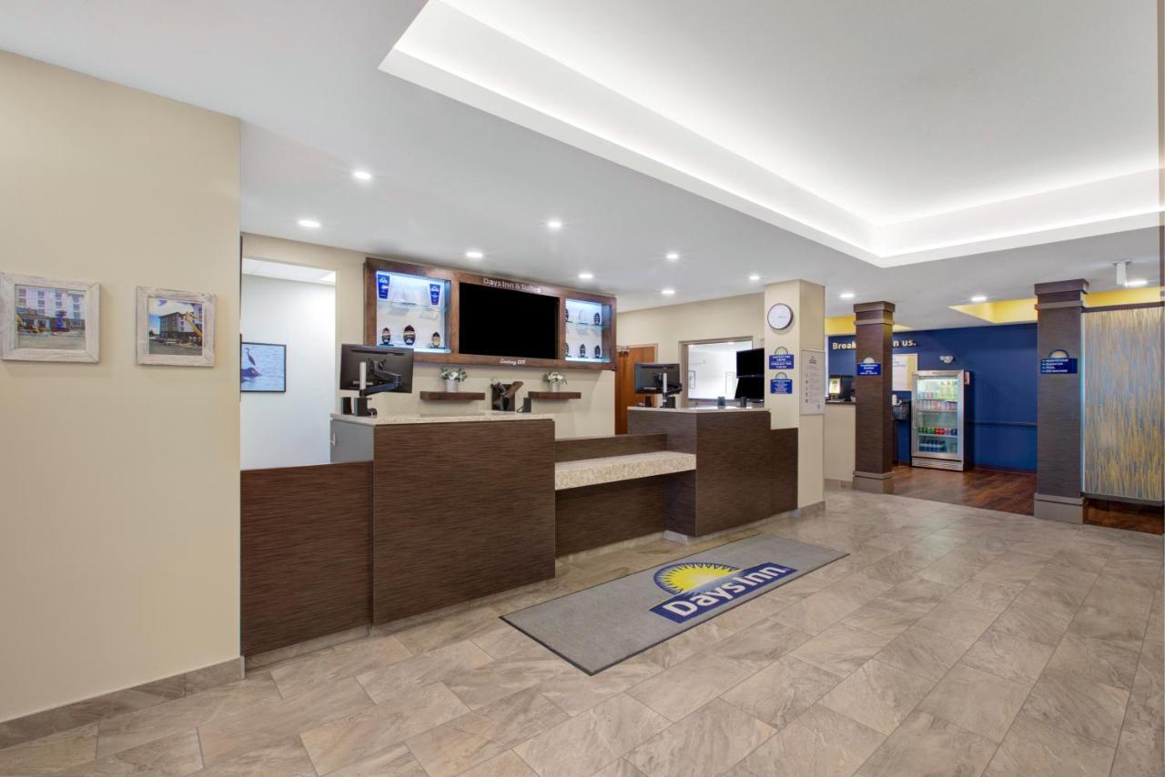 Days Inn & Suites By Wyndham Lindsay Eksteriør bilde