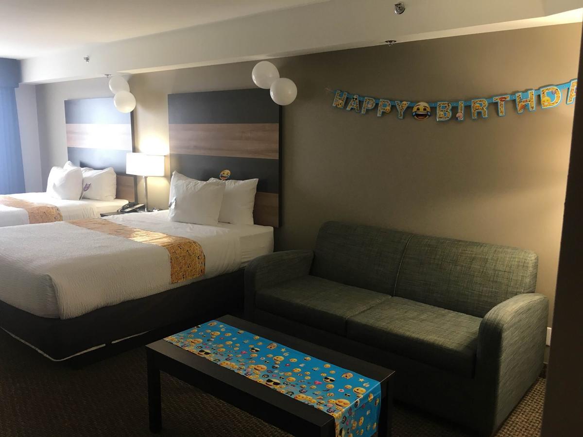 Days Inn & Suites By Wyndham Lindsay Eksteriør bilde